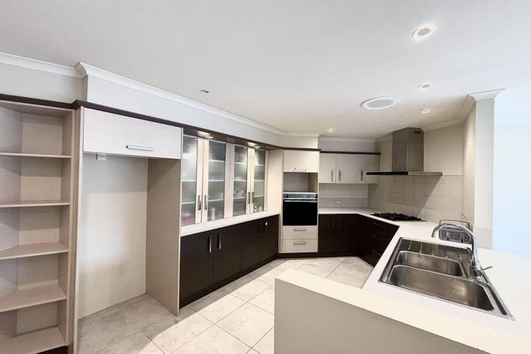 Photo of property in 13 Finbar Close, Flat Bush, Auckland, 2019