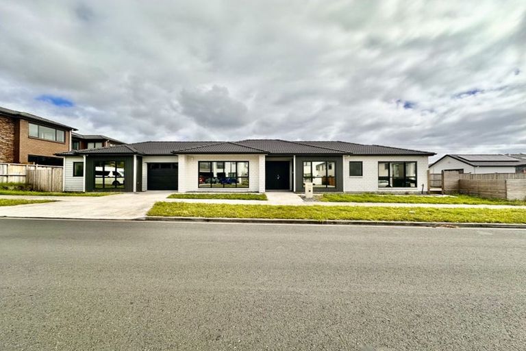 Photo of property in 60 Castlebane Drive, Flat Bush, Auckland, 2019