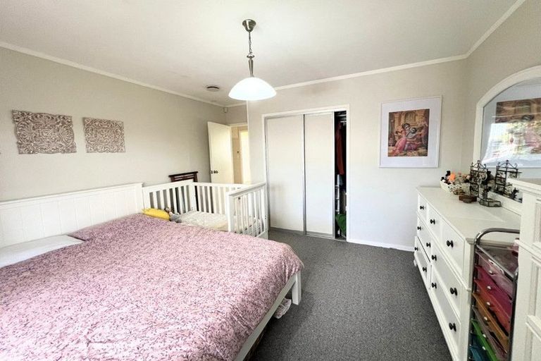 Photo of property in 2/4 Illana Place, Ranui, Auckland, 0612