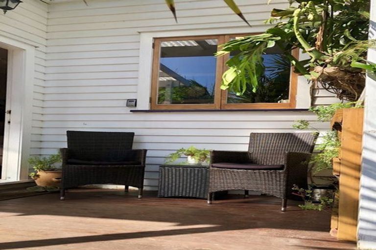 Photo of property in 28 Chatham Street, Waihola, Milton, 9073