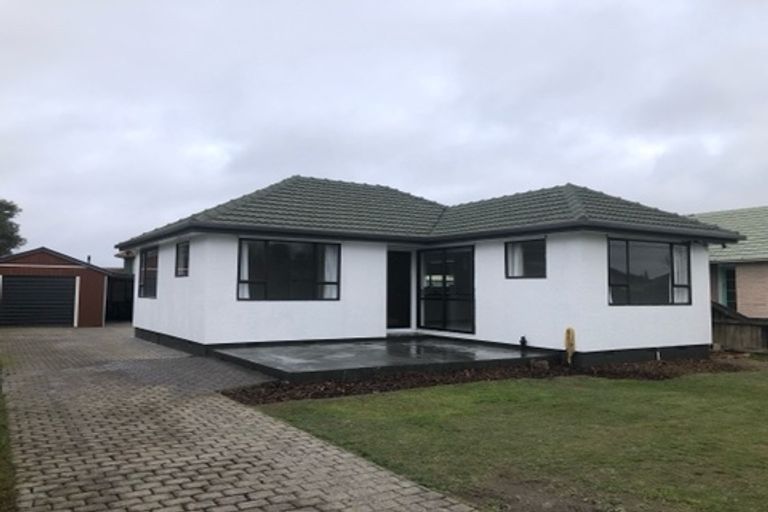 Photo of property in 10 Larch Place, Casebrook, Christchurch, 8051