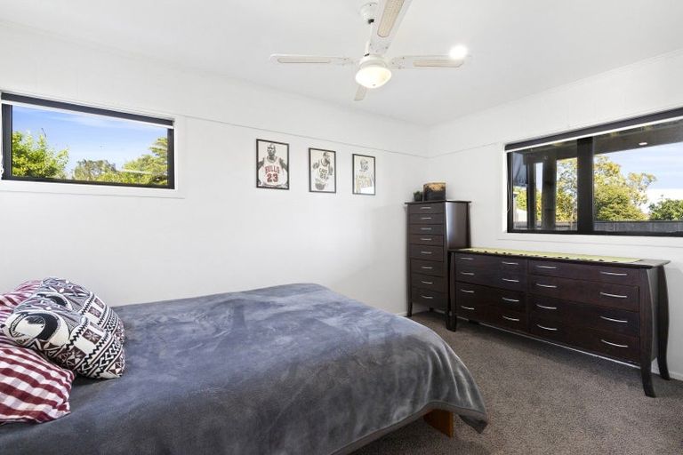 Photo of property in 10 Cottonwood Place, Kawakawa Bay, Papakura, 2585