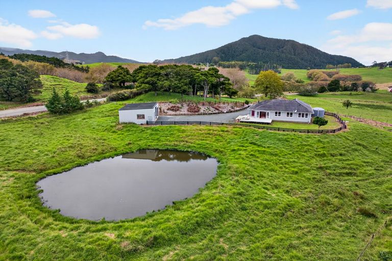 Photo of property in 109 Mountain Road, Maungaturoto, 0587