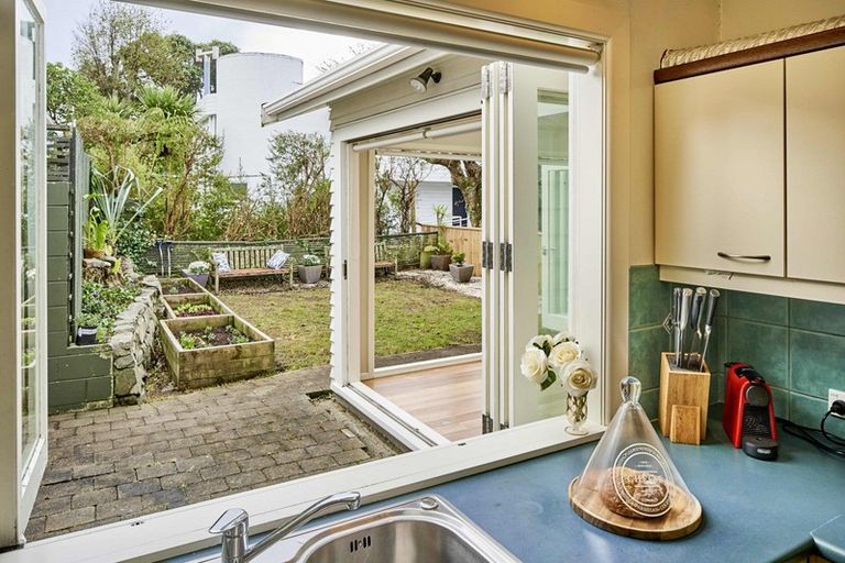 Photo of property in 14 Flers Street, Karori, Wellington, 6012