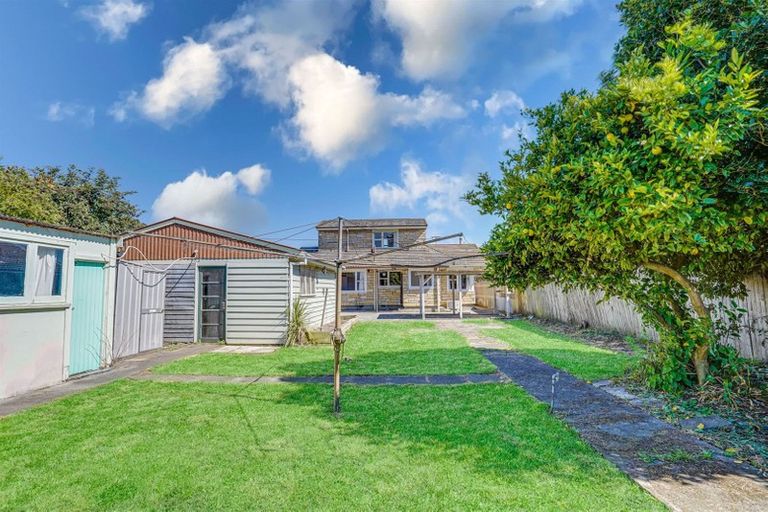 Photo of property in 129 Springs Road, Hornby, Christchurch, 8042