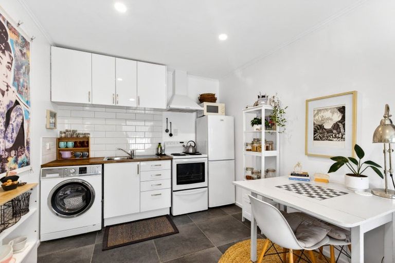 Photo of property in 11/335 Kennedy Road, Pirimai, Napier, 4112