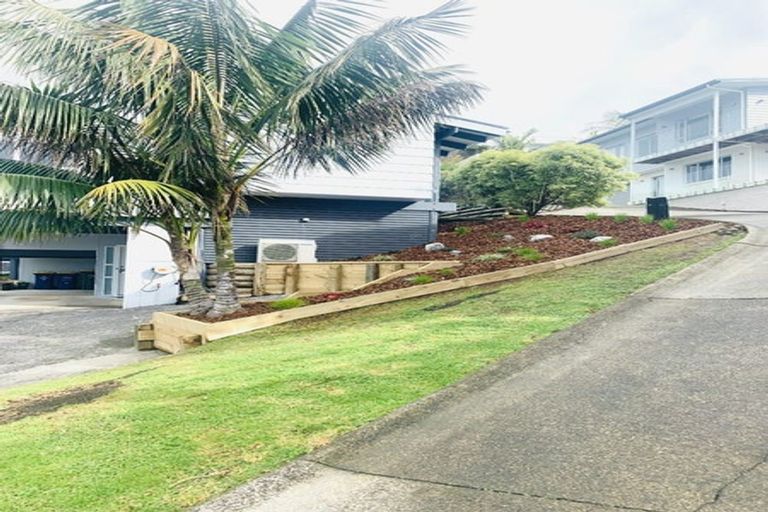 Photo of property in 1/13 Girrahween Drive, Totara Vale, Auckland, 0629