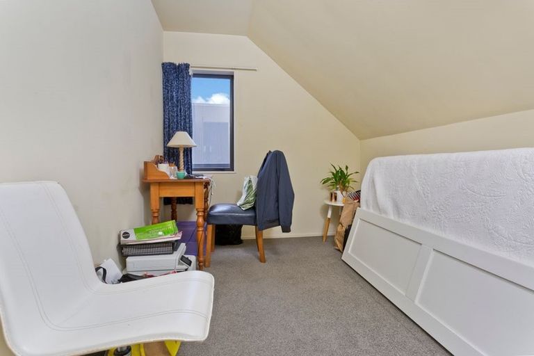 Photo of property in 37 Fields Parade, Oteha, Auckland, 0632