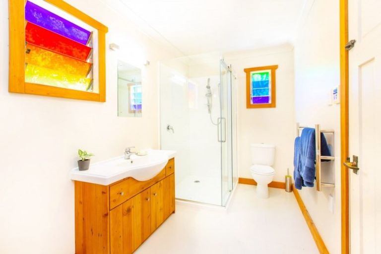 Photo of property in 1a Rakaunui Street, Raglan, 3297
