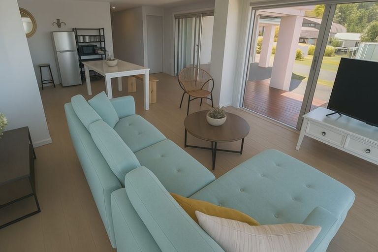 Photo of property in 18 Zita Avenue, Matakatia, Whangaparaoa, 0930