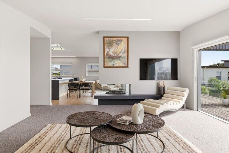 Photo of property in 1025 Papamoa Beach Road, Papamoa Beach, 3118