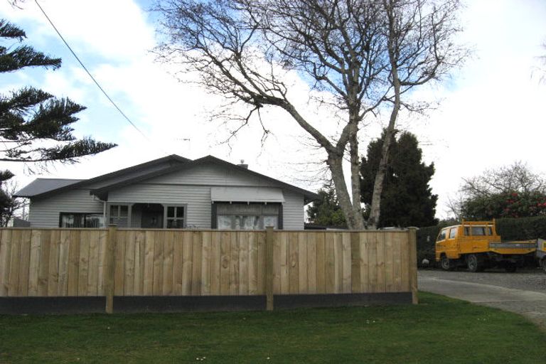 Photo of property in 98 Fairfield Road, Levin, 5510