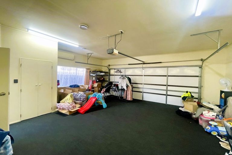 Photo of property in 1 Laredo Grove, Totara Park, Upper Hutt, 5018