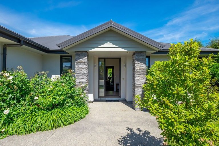 Photo of property in 128 Kings Drive, Wanaka, 9305