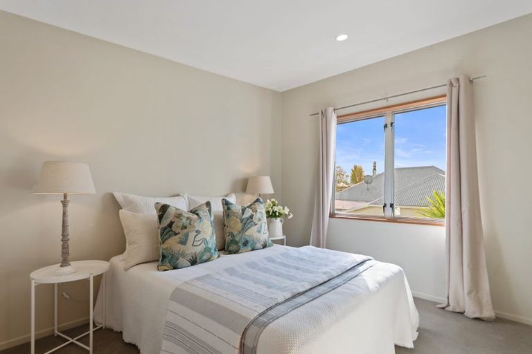 Photo of property in 17 Brockworth Place, Riccarton, Christchurch, 8011