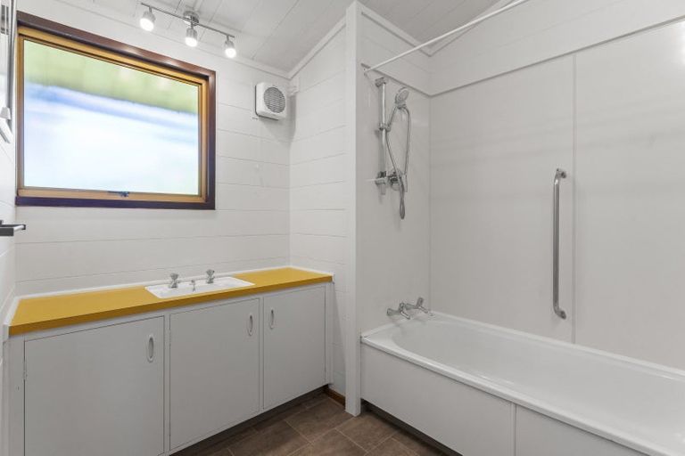 Photo of property in 33 Hinekura Avenue, Taupo, 3330