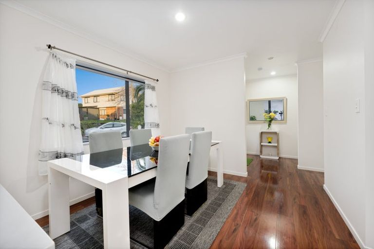 Photo of property in 13 Pyramid Place, Glen Eden, Auckland, 0602