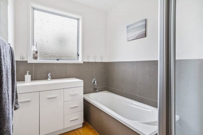 Photo of property in 83 Walworth Avenue, Pakuranga Heights, Auckland, 2010