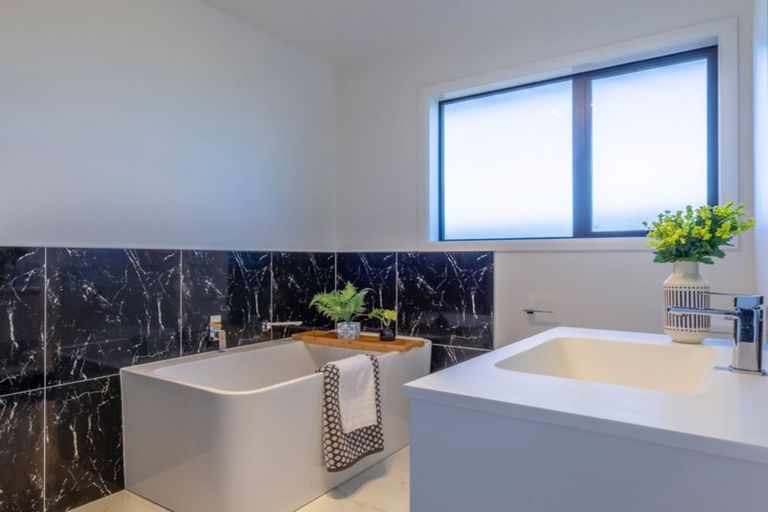 Photo of property in 12 Paiaka Place, Rototuna North, Hamilton, 3210