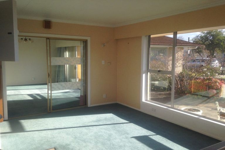 Photo of property in 77 Memorial Avenue, Ilam, Christchurch, 8053