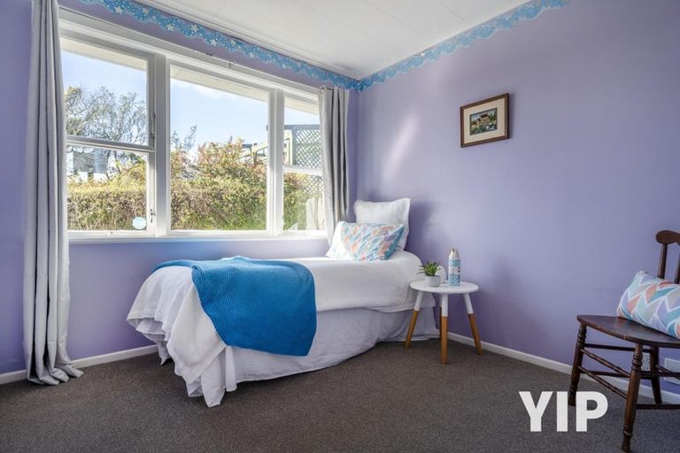 Photo of property in 10 Turville Crescent, Newlands, Wellington, 6037