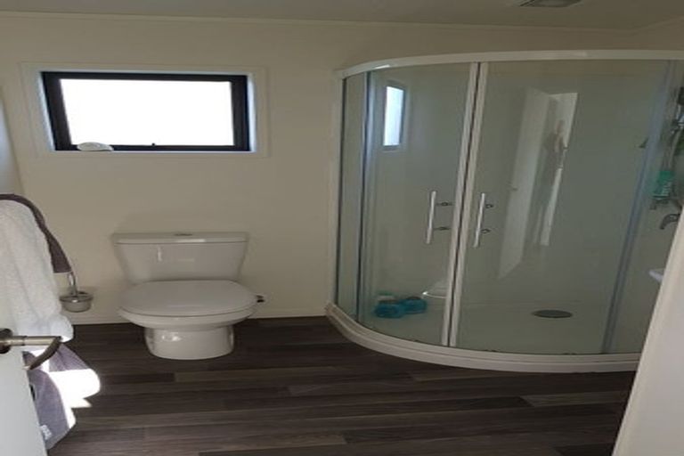 Photo of property in 38a Sunnynook Road, Sunnynook, Auckland, 0620