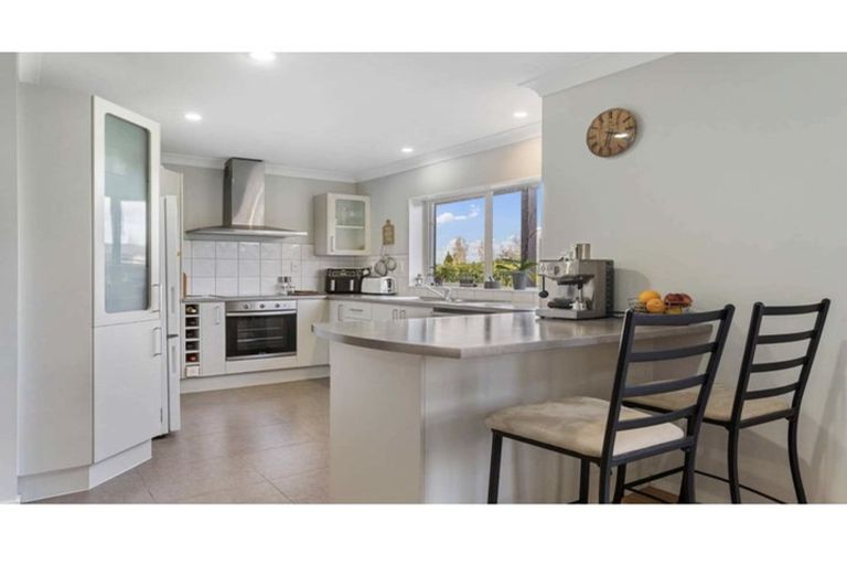Photo of property in 8a Grassways Avenue, Pakuranga, Auckland, 2010