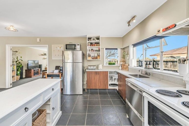 Photo of property in 35 Leeston And Lake Road, Leeston, 7632