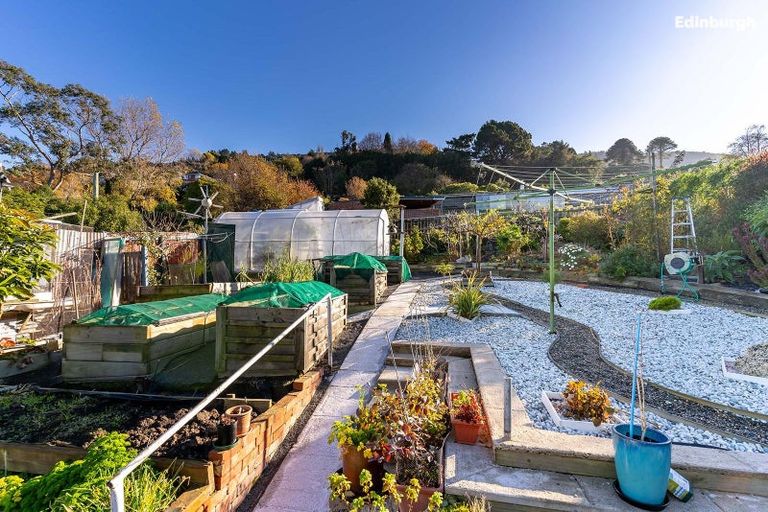 Photo of property in 241 Ravensbourne Road, Ravensbourne, Dunedin, 9022