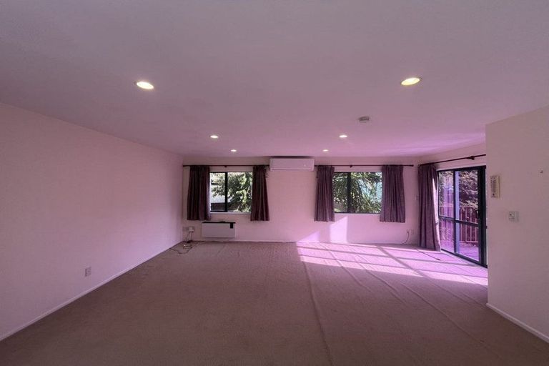 Photo of property in 17/1 Briar Way, New Lynn, Auckland, 0600