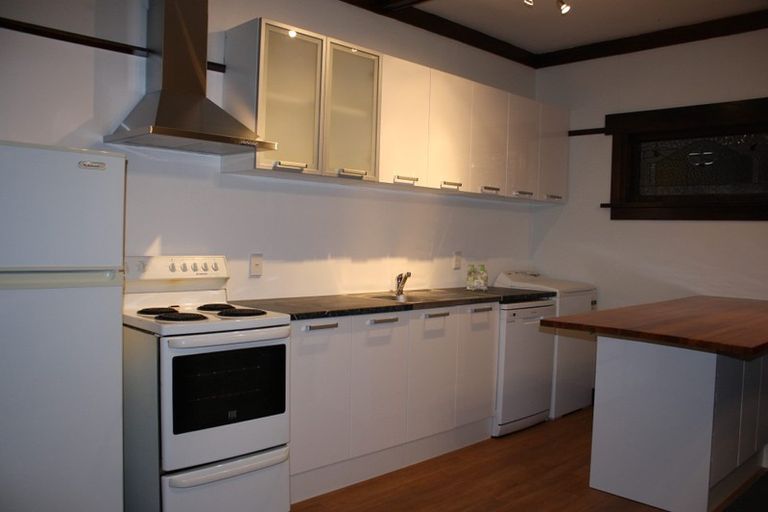 Photo of property in 100 Nairn Street, Mount Cook, Wellington, 6011