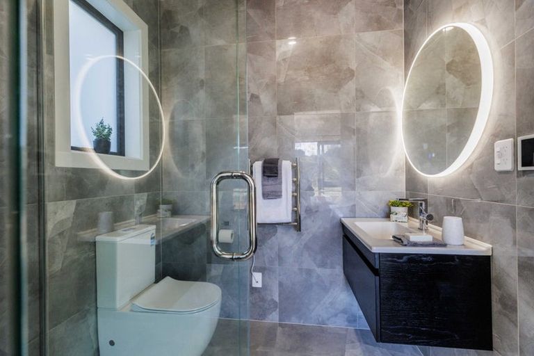 Photo of property in 142 Amesbury Drive, Churton Park, Wellington, 6037