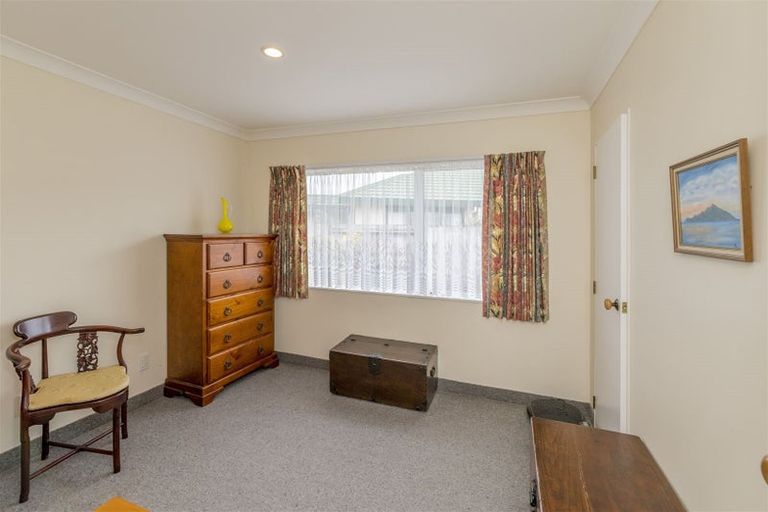 Photo of property in 35 Spackman Crescent, Paraparaumu, 5032