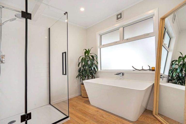 Photo of property in 8 James Mcleod Road, Shelly Beach, Helensville, 0874