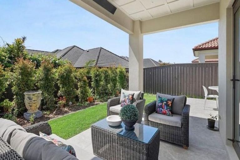 Photo of property in 8 Francesco Drive, Karaka, Papakura, 2113