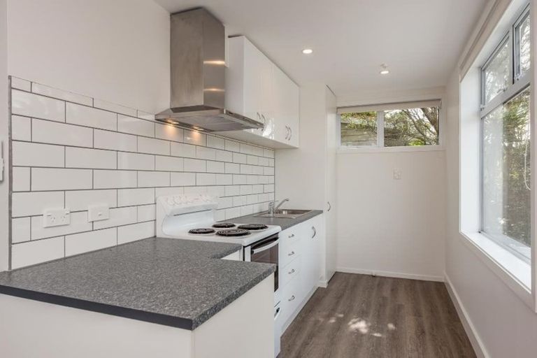 Photo of property in 25f2 Kitchener Terrace, Johnsonville, Wellington, 6037
