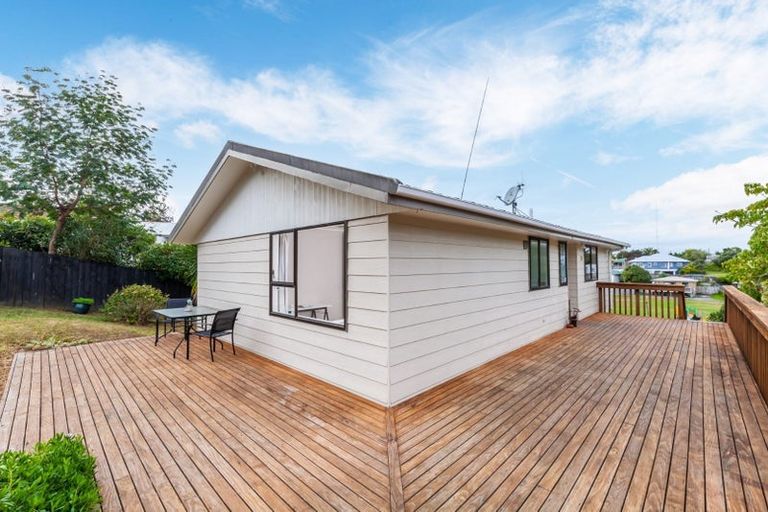 Photo of property in 46 Keegan Drive, Massey, Auckland, 0614