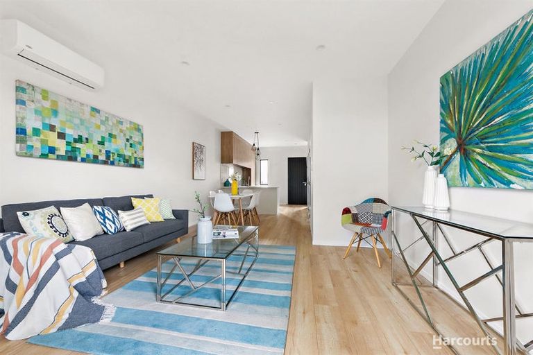Photo of property in 2/8 Kereru Street, Henderson, Auckland, 0612