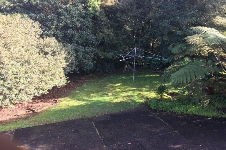 Photo of property in 41 Rimutaka Place, Titirangi, Auckland, 0604