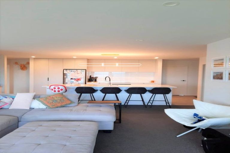 Photo of property in 98a Conclusion Street, Ascot Park, Porirua, 5024