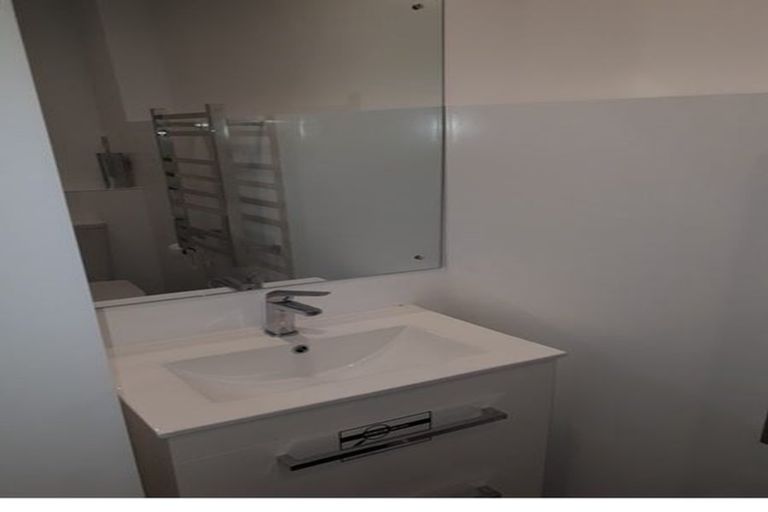 Photo of property in 97a Tasman Street, Mount Cook, Wellington, 6021