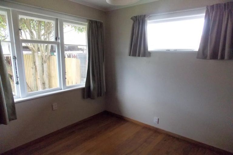 Photo of property in 1 Field Street, Silverstream, Upper Hutt, 5019