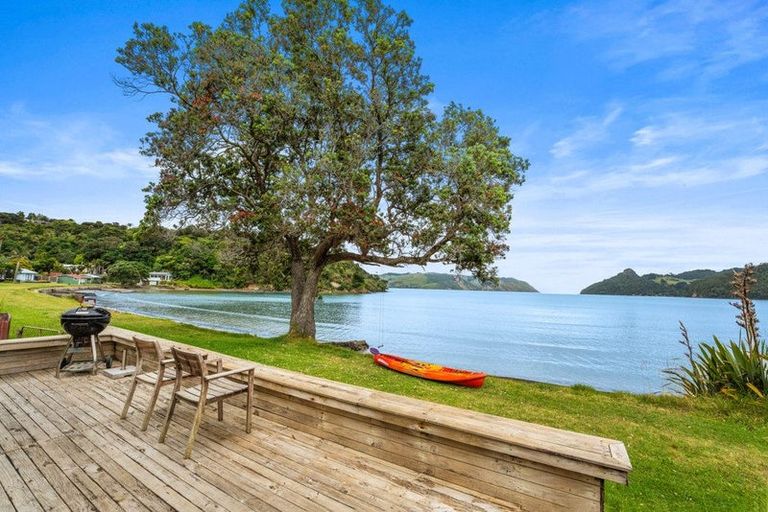Photo of property in 3 Foster Avenue, Huia, Auckland, 0604