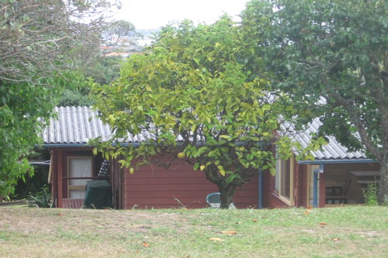 Photo of property in 26 Martin Crescent, Northcote, Auckland, 0627