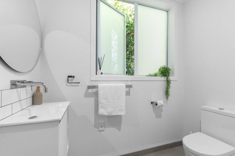 Photo of property in 100 Oxford Road, Okato, 4335