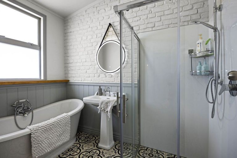 Photo of property in 326 South Road, Hawera, 4610