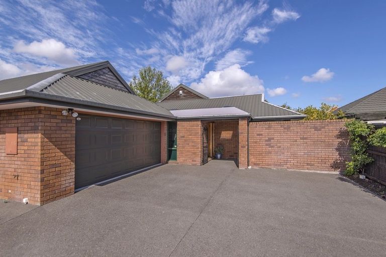 Photo of property in 126 Innes Road, St Albans, Christchurch, 8052