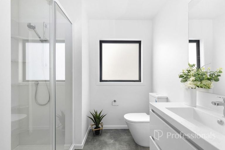Photo of property in 1/104 Martin Street, Wallaceville, Upper Hutt, 5018