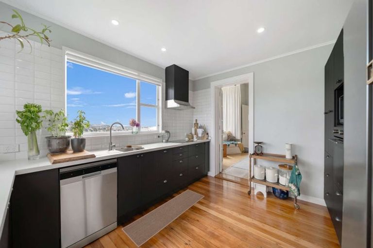 Photo of property in 1 Greta Street, South Hill, Oamaru, 9400
