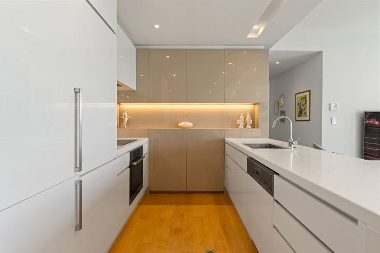 Photo of property in Clyde Quay Wharf, 1a/7 Clyde Quay Wharf, Te Aro, Wellington, 6011